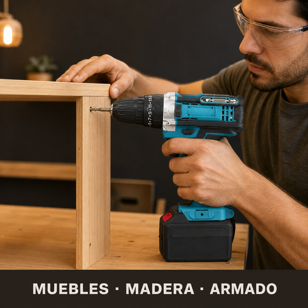 Taladro inalámbrico usado con gafas de seguridad para armar un mueble de madera